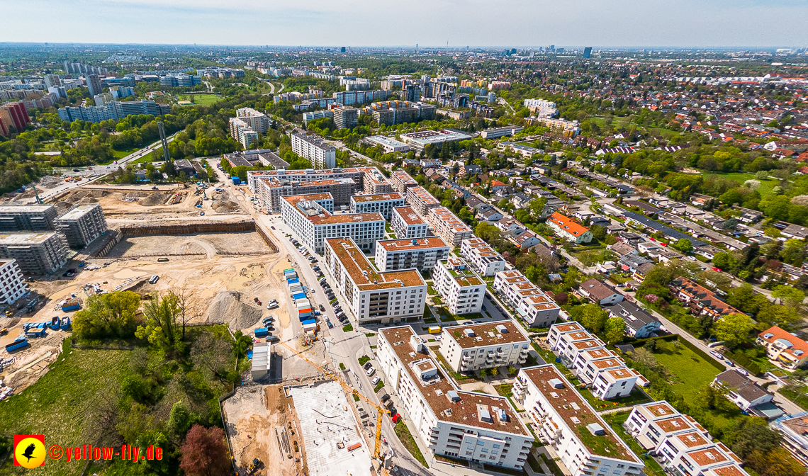 04.05.2023 - Luftbilder vom Alexisqaurtier und Pandion Verde in Neuperlach